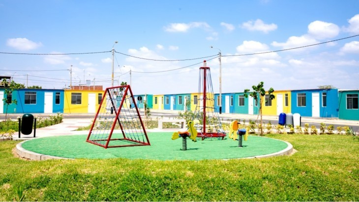 Fachada principal del proyecto Los Corales en Piura