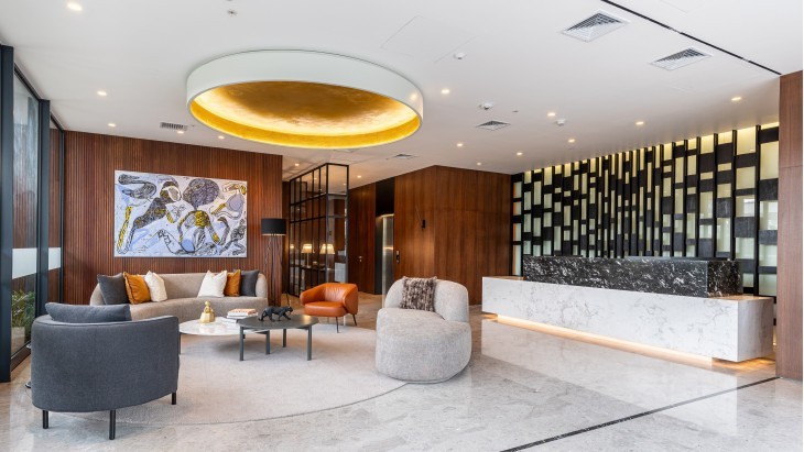 Fachada principal del proyecto The Grand en San Isidro