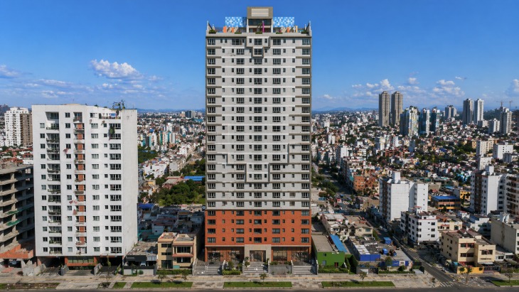 Fachada principal del proyecto MORAR en Surquillo